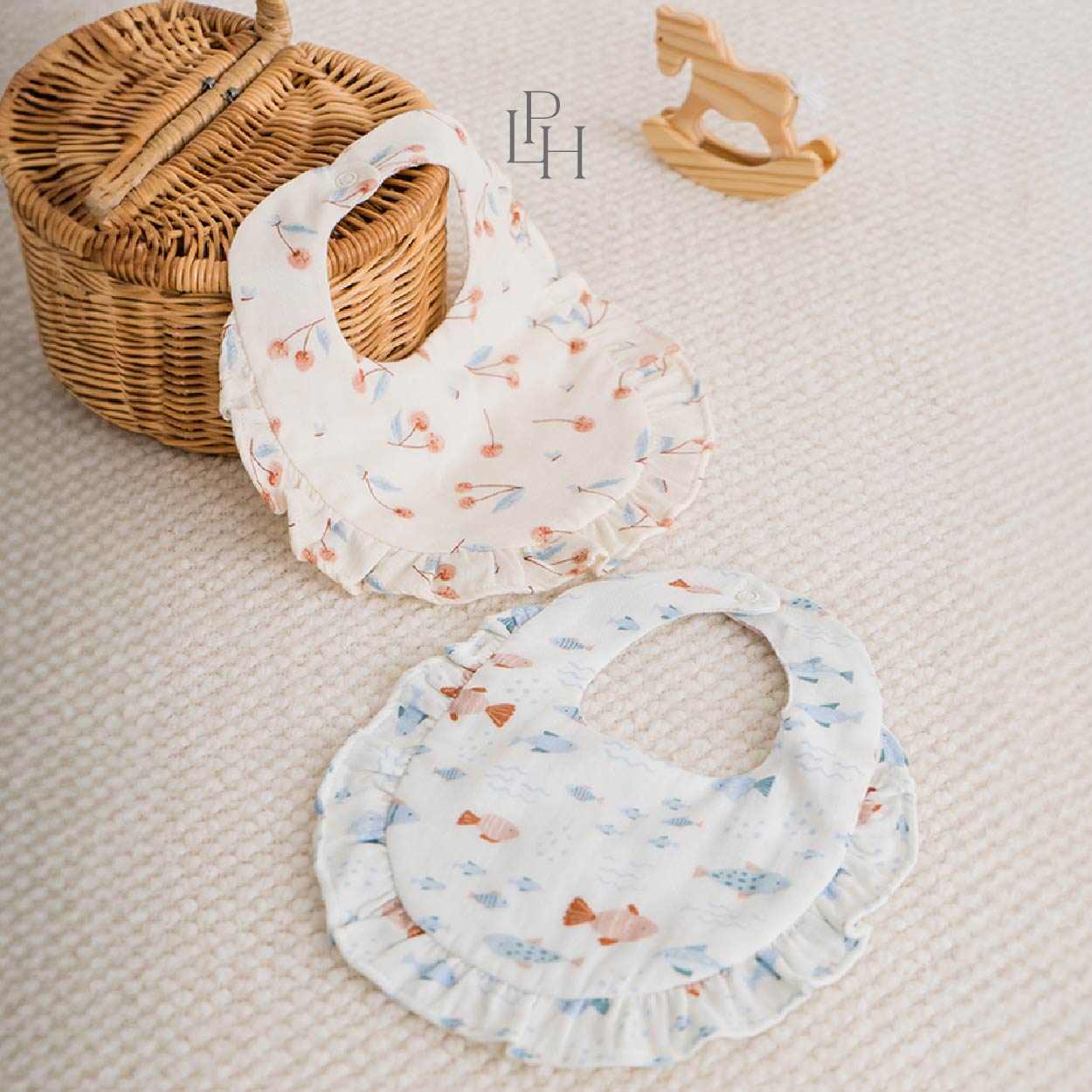 Muslin Ruffle Bib 1.0