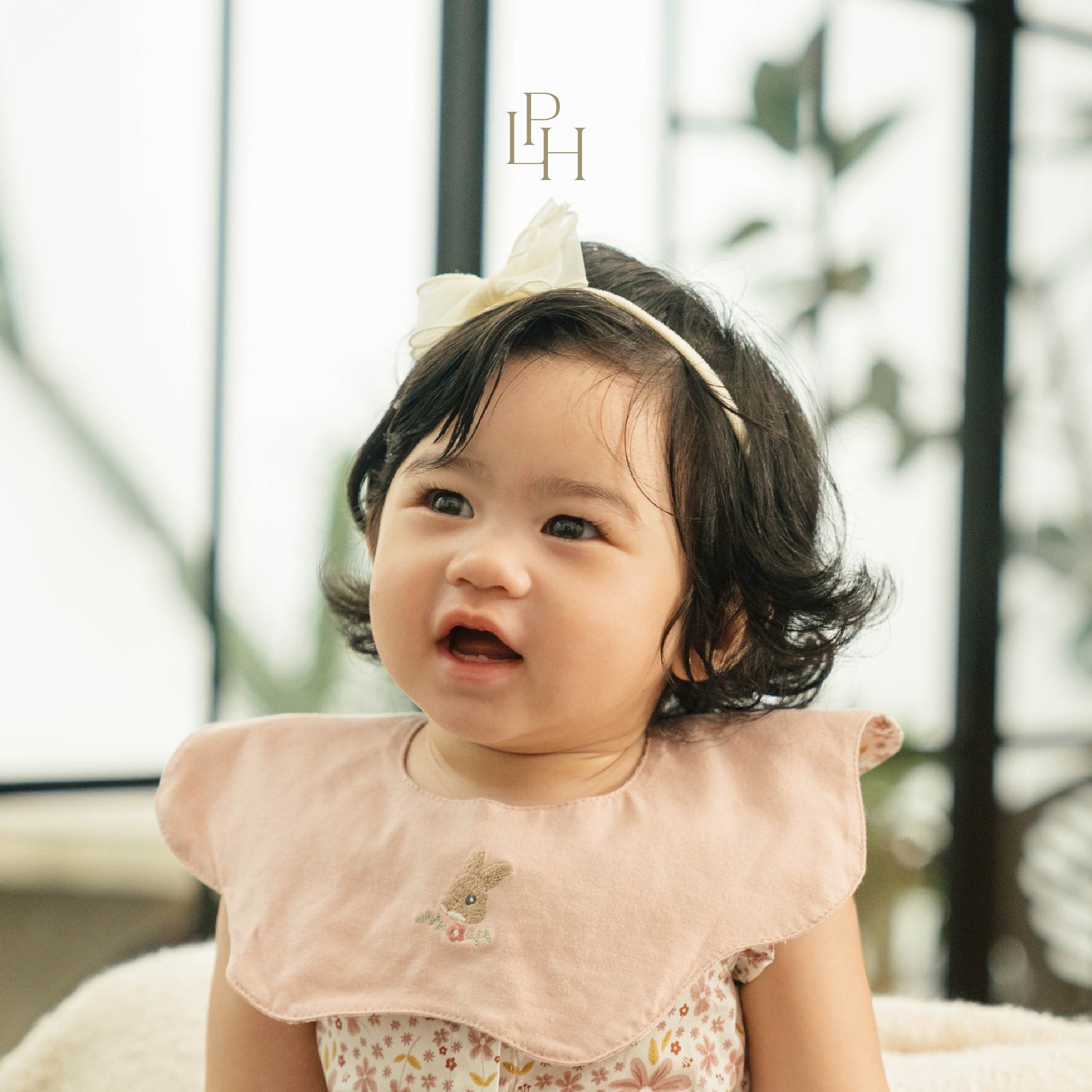 Reversible Scallop Bib